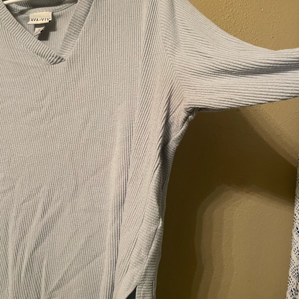 Blue sweater - Picture 7 of 12